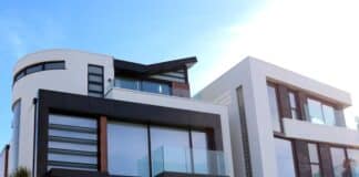 Warning Signs Your Siding Is Struggling Against the Elements